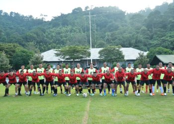 Tingkatkan Soliditas, Danbrigif 4 Mar/BS Gelar Olahraga Bersama Perwira di Yonif 7 Marinir