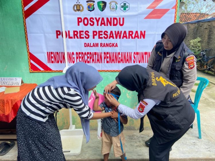 Polres Pesawaran Gandeng Puskesmas Bernung Gelar Posyandu Balita, Cegah Stunting Sejak Dini