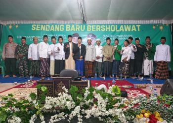 Ribuan Warga Padati Lapangan Merdeka Sendangbaru dalam Puncak 1 Suro dan Sholawat Akbar