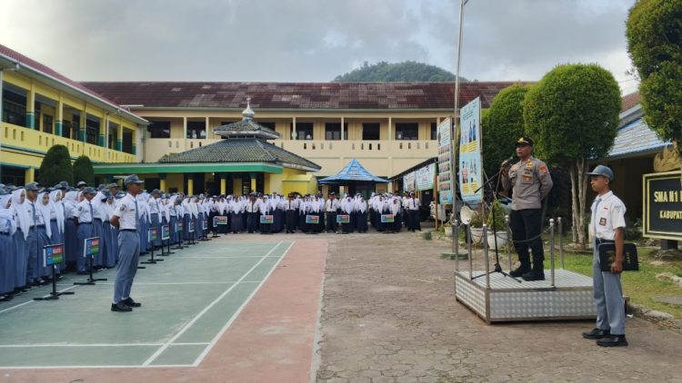 Go To School, Kapolsek Padang Cermin Ajak Pelajar SMAN 1 Disiplin dan Jauhi Kenakalan Remaja