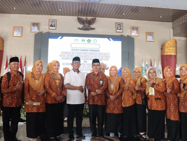 Bupati Ardito Hadiri Seminar & Silaturahmi Akbar Guru PAI AGPAII Lampung Tengah