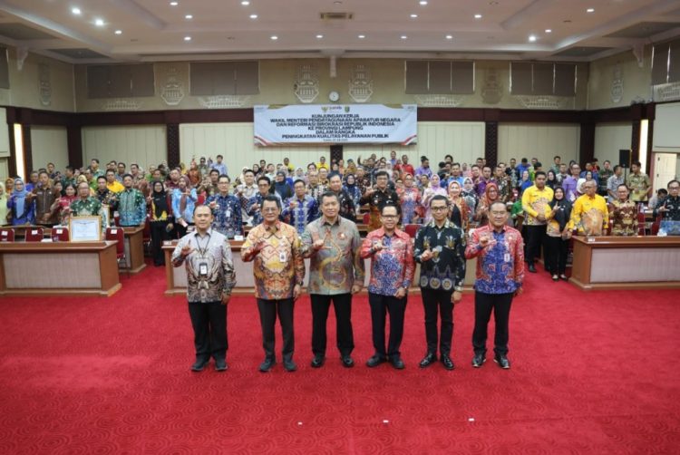 Dorong Lompatan Layanan Publik, Wamen PANRB Tinjau Langsung Reformasi Birokrasi di Lampung