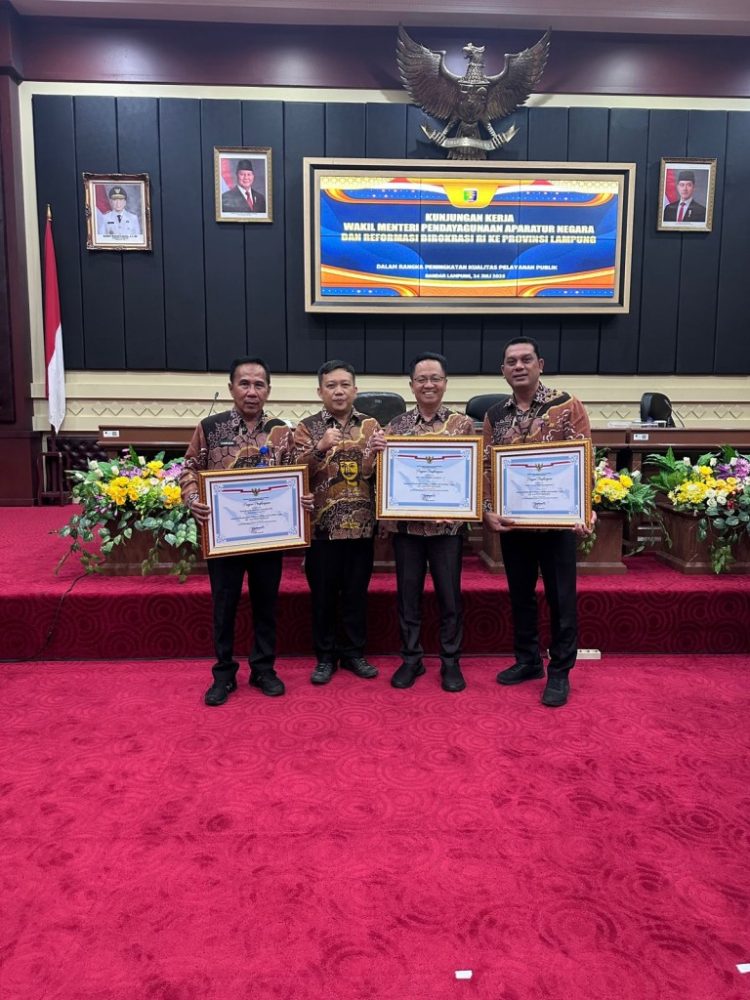 Tiga Instansi di Kabupaten Pesawaran Raih Penghargaan Pelayanan Publik dari Kementerian PANRB