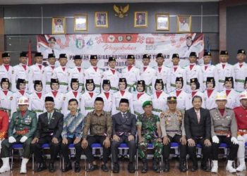 Bupati Pringsewu Kukuhkan Anggota Paskibraka 2025