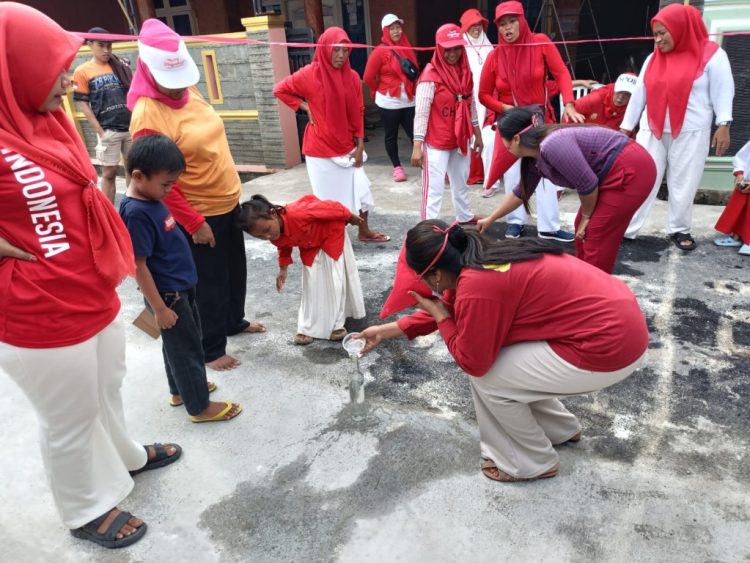 Warga Gang Pesona RT 05 Sukarame Rayakan HUT ke-80 RI dengan Lomba Tradisional Penuh Makna