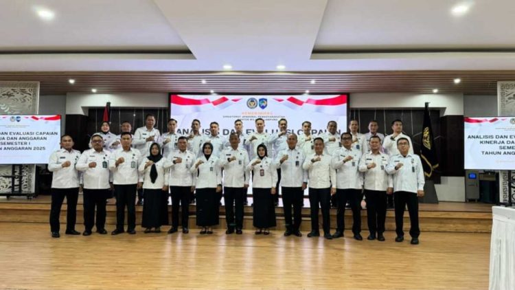 Kalapas Kalianda Tegaskan Komitmen Inovasi dalam Evaluasi Kinerja Semester I 2025