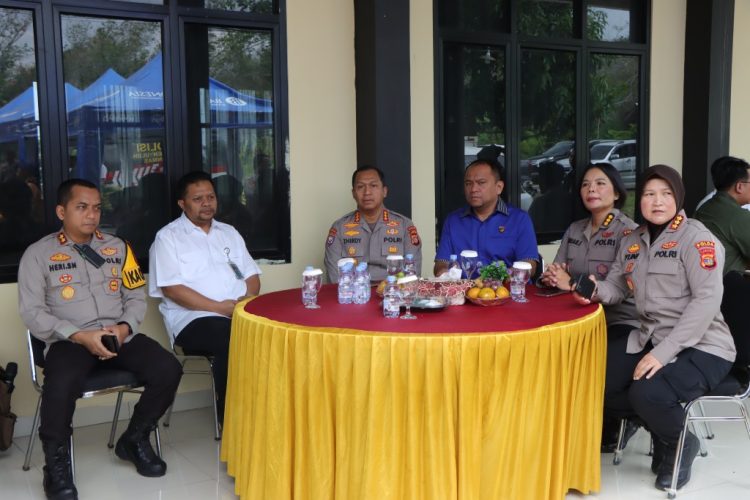 Polres Pesawaran dan Polda Lampung Gelar Gerakan Pangan Murah, Salurkan 2 Ton Beras untuk Warga