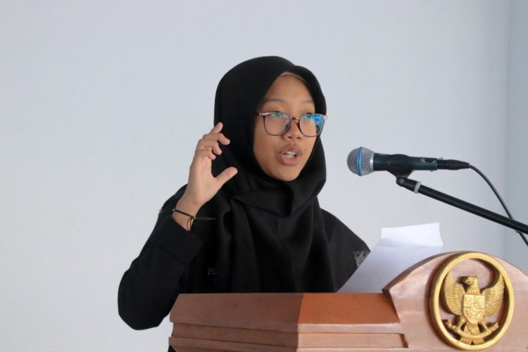Pujian Batin Wulan Untuk Dzafira Adelia Di Lomba Baca Puisi Esai