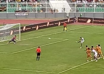 Lucas Dias, Pemain Baru PSM Makassar Asal Brasil Taklukan Awan Seto