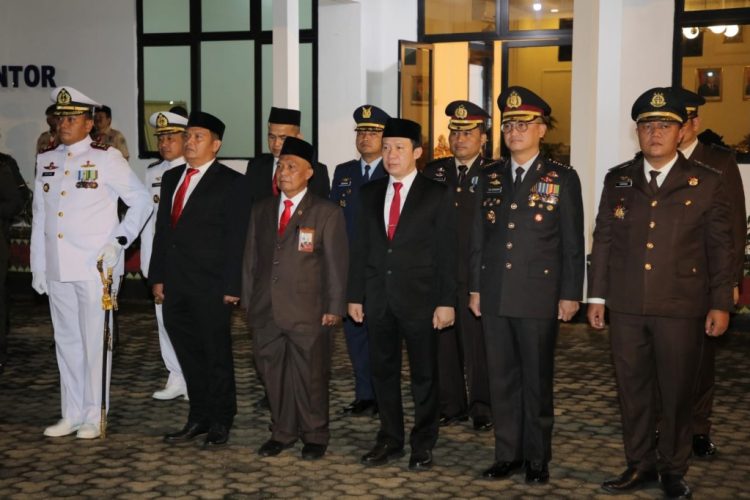 Suasana Khidmat Apel Kehormatan Dan Renungan Suci Dalam Rangka Hut Ri Ke-80 Di Tmp Tanjung Karang, Bandar Lampung