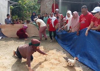 Lomba Nangkep Bebek dan Rias Wajah Bikin Ngakak Warga Pesawaran