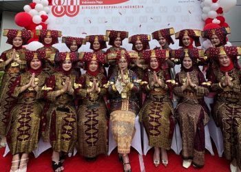 IKBL Kenalkan Budaya Lampung Lewat Siger Mighul pada Peringatan HUT RI ke-80