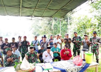 Karya Bakti TNI di Desa Trimulyo Tingkatkan Akses Jalan dan Fasilitas Olahraga