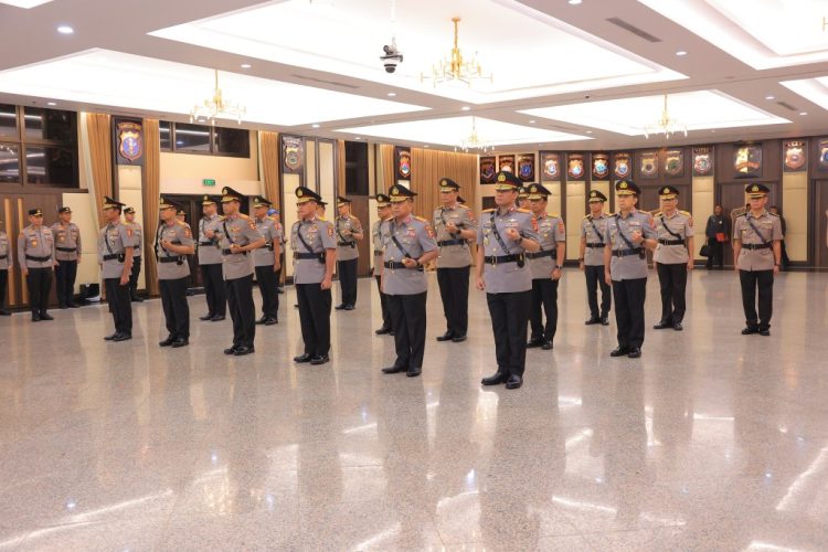 Kapolri Lantik Irwasum, Kabaintelkam, Kabareskrim, dan Sejumlah Kapolda Baru