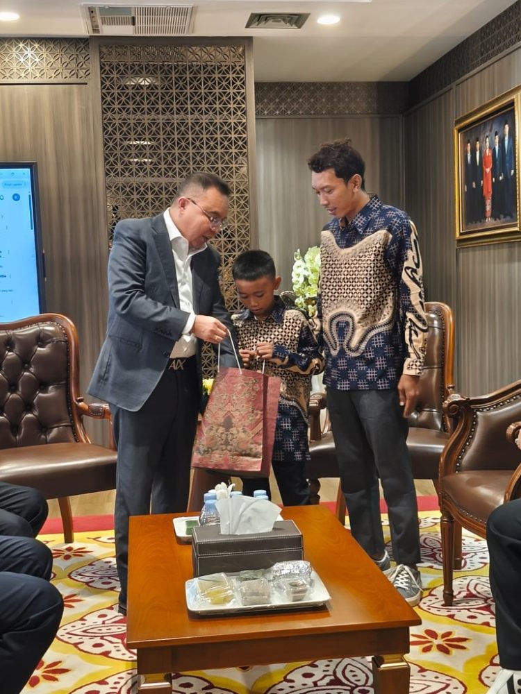 Raihan, Siswa SD Asal Lampung yang Viral Panjat Tiang Bendera, Panen Apresiasi Hingga Bantuan Pendidikan