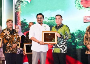 Konsistensi Menjaga Lingkungan, Pesawaran Raih Penghargaan PESONA 2025