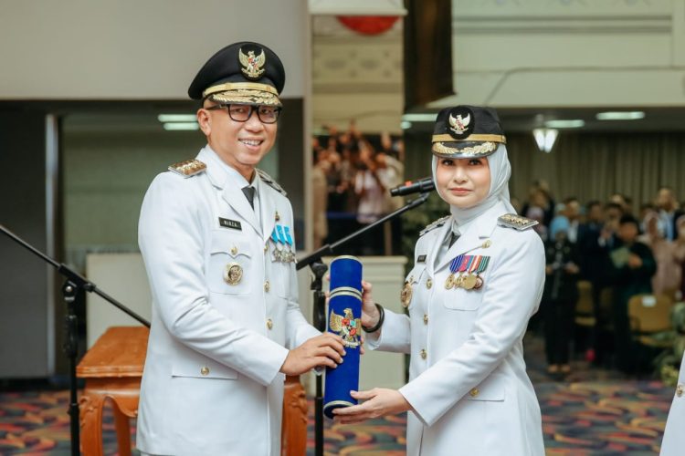Nanda Indira dan Antonius Muhammad Ali Resmi Dilantik sebagai Bupati dan Wakil Bupati Pesawaran, Gubernur Lampung Tekankan Sinergi Pembangunan