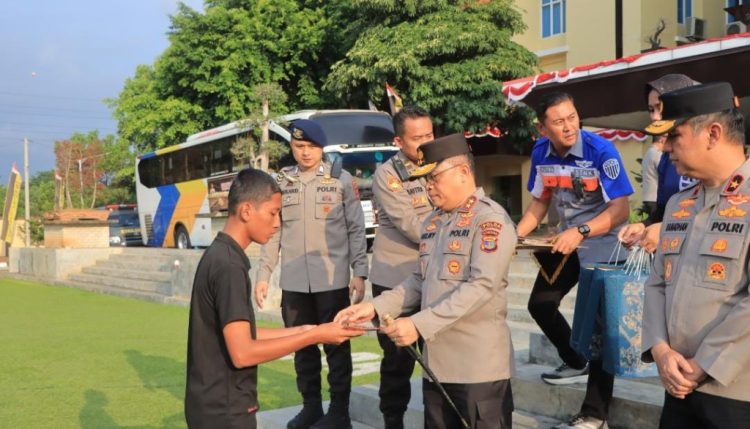 Kapolda Lampung Resmi Berangkatkan Bhayangkara Presisi Lampung Menuju Piala Soeratin Nasional 2025