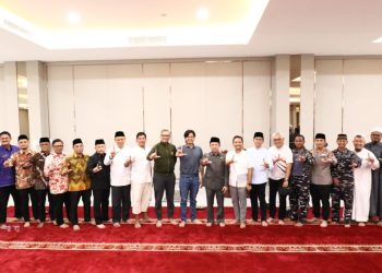PB Akuatik Indonesia Gelar Sholat Jumat dan Doa Bersama Menyambut Kejurnas A•Stream Open Water Swimming Series Lampung 2025