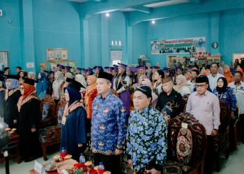 Wisuda Sekolah Lansia “Kasih Ibu”, Ketua TP-PKK Tanggamus Ajak Lansia Hidup Sehat dan Bermartabat