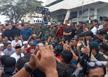 Mahasiswa Lampung Gelar Aksi Damai di DPRD: 13 Tuntutan Strategis untuk Perbaikan Tata Kelola dan Kesejahteraan
