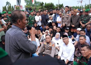 Dialog Lesehan Bersama Massa Aksi, Gubernur, Pangdam, dan Kapolda Lampung Tegaskan Komitmen Menampung Aspirasi