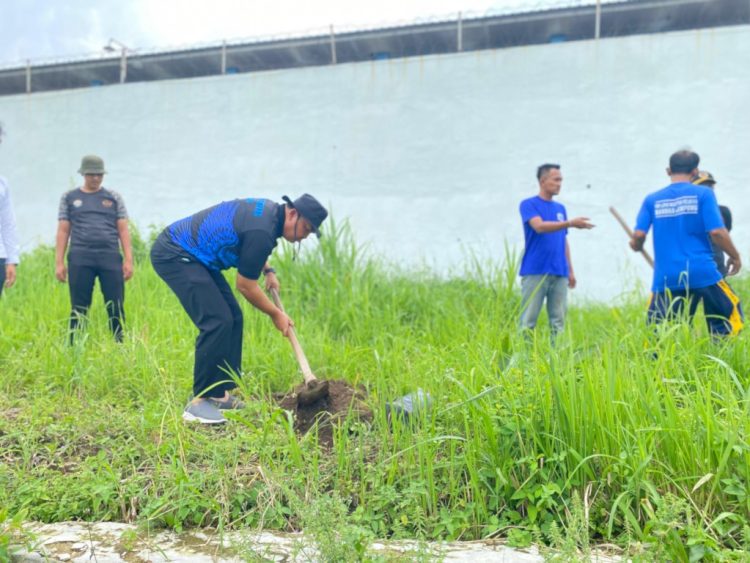 Lapas Narkotika Bandar Lampung Tanam Pohon Kelapa, Dukung Ketahanan Pangan Nasional