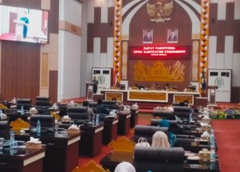 Golkar Soroti Belasan Persoalan Strategis dalam Pandangan Fraksi pada Sidang Paripurna APBD Perubahan 2025