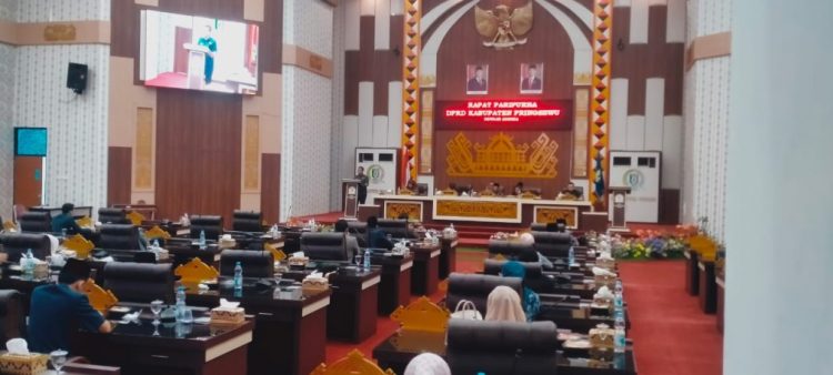 Golkar Soroti Belasan Persoalan Strategis dalam Pandangan Fraksi pada Sidang Paripurna APBD Perubahan 2025