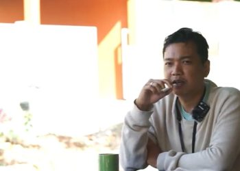 Absurd dan Ironi dalam Prosa Satir Muhammad Alfariezie: Antara Aki, Komputer, dan Demokrasi