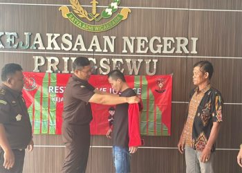 Kejaksaan Negeri Pringsewu Hentikan Dua Perkara Lewat Restorative Justice: Bukti Hukum Humanis yang Mengedepankan Perdamaian
