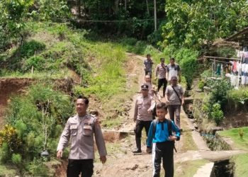 Polsek Wonosobo Polres Tanggamus Sigap, Sambangi Keluarga Warga Sanggi Unggak Meninggal di Perjalanan Viral