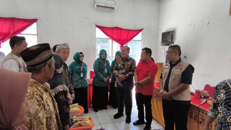 Bupati Tanggamus Turun Tangan Pascabanjir dan Longsor di Cukuh Balak, Serahkan Bantuan Sembako dan Pastikan Mitigasi Bencana