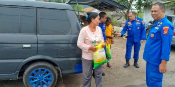 Sat Polair Polres Lampung Selatan Bagi-Bagi Beras Murah untuk Nelayan, Disertai Pesan Penting soal Keamanan Pesisir