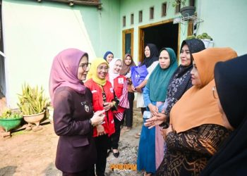 Bupati Nanda Salurkan 723 Paket Beras untuk Keluarga Balita Stunting di HUT ke-80 PMI Pesawaran