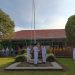 Upacara Bendera SMA Negeri 1 Kebun Tebu Jadi Momen Haru, Kepala Sekolah Supriantoro Purna Tugas dengan Penghargaan Penuh Makna