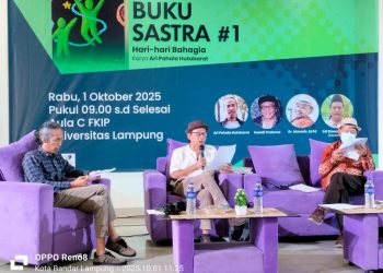 Diskusi Buku “Hari-Hari Bahagia”: Iswadi Pratama Bongkar Mitos Kebahagiaan dalam Puisi Ari Pahala Hutabarat