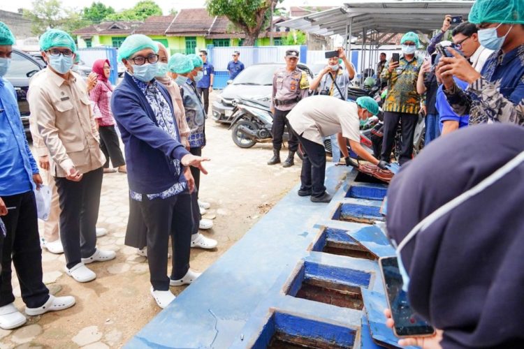 Gubernur Lampung Tinjau SPPG Rajabasa, Pastikan Protokol Keamanan Pangan Berjalan Optimal