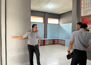 Kalapas Dharmasraya Tinjau Area Dapur, Tata Ulang Fasilitas untuk Tingkatkan Efisiensi dan Kebersihan Lapas