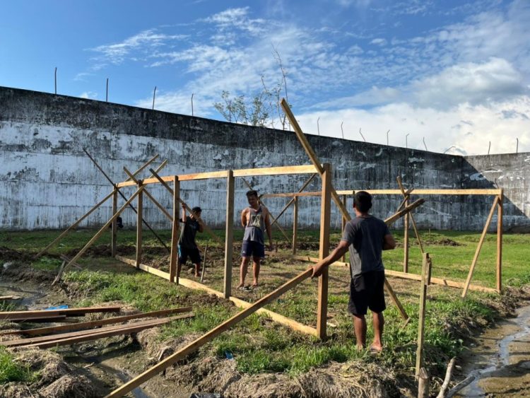 Lapas Dharmasraya Genjot Kemandirian Warga Binaan, Bangun Kandang Bebek Produktif