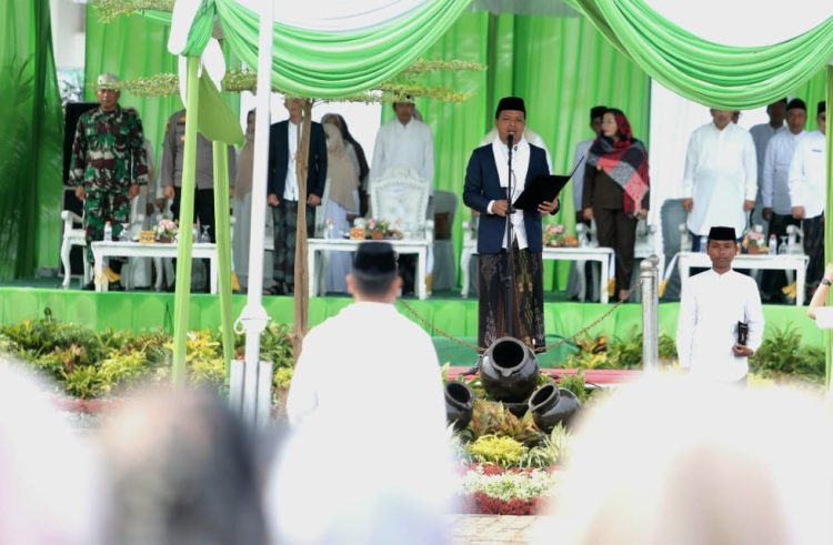 Bupati Pringsewu Pimpin Upacara Peringatan Hari Santri Nasional 2025