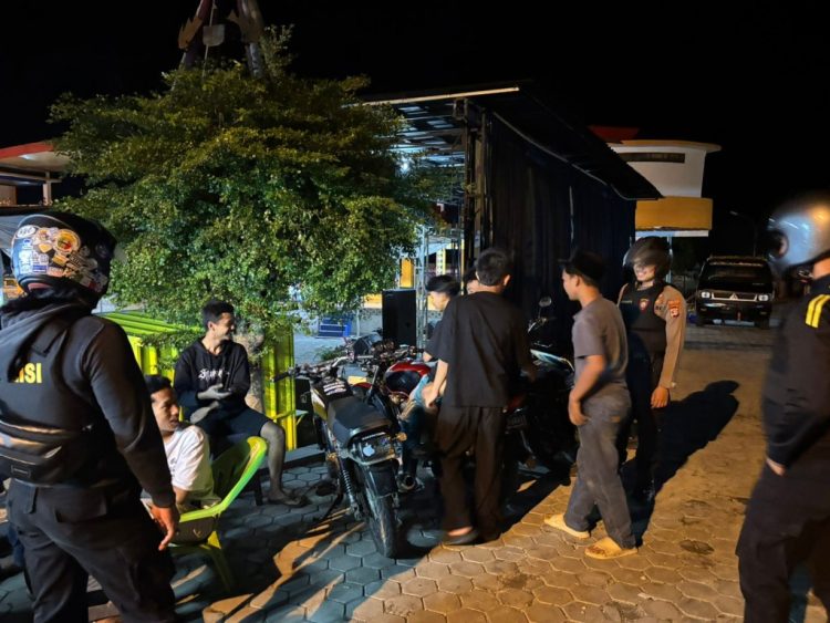 Polisi Siaga di Gisting! Patroli Perintis Presisi Polres Tanggamus Gencar Cegah Balap Liar dan Aksi Kriminalitas
