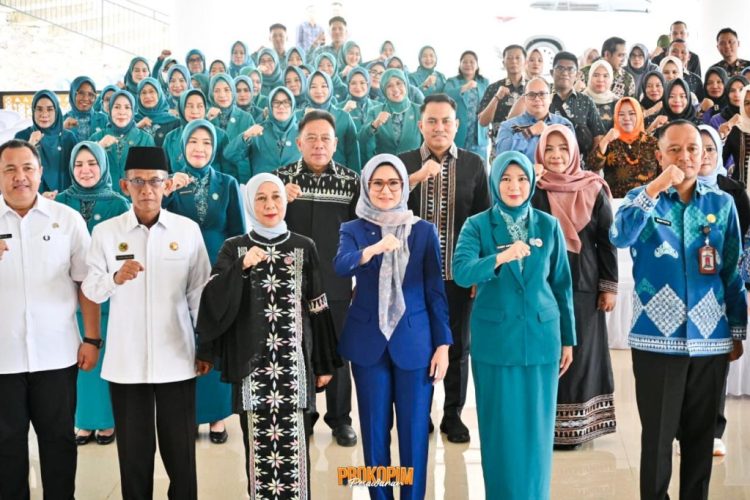 Bupati Pesawaran Kukuhkan 5 Organisasi Perempuan Sekaligus, Dorong Gerakan Sosial, Literasi, dan Pemberdayaan UMKM