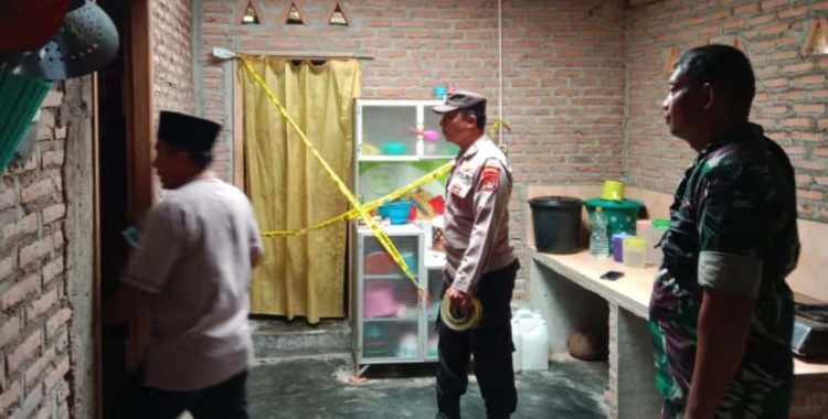 Tragis di Dusun Jualang: Warga Tanggamus Ditemukan Meninggal di Rumah, Polisi Lakukan Identifikasi