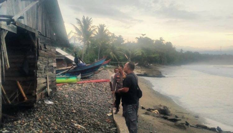 Gelombang Tinggi Terjang Kota Agung, Belasan Rumah Rusak dan Warga Mengungsi: Polisi Gerak Cepat Lakukan Penanganan