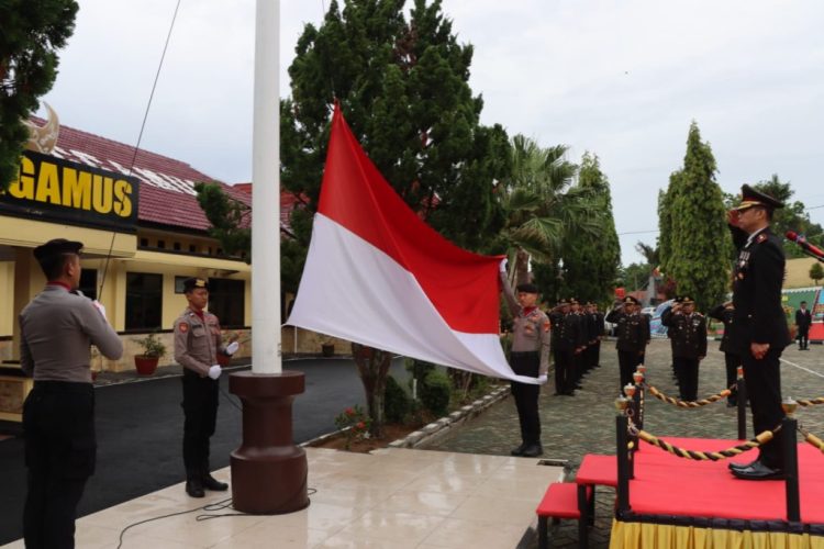 Polres Tanggamus Gelar Upacara Hari Pahlawan 2025: Wakapolres Tegaskan Pentingnya Semangat Juang di Era Modern