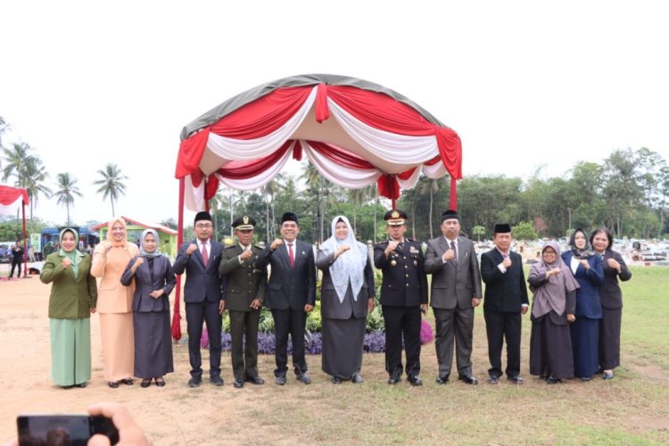 Upacara Hari Pahlawan 2025 di Pringsewu: Semangat Para Pahlawan Dikobarkan Kembali di TMP Purna Yudha Bhakti