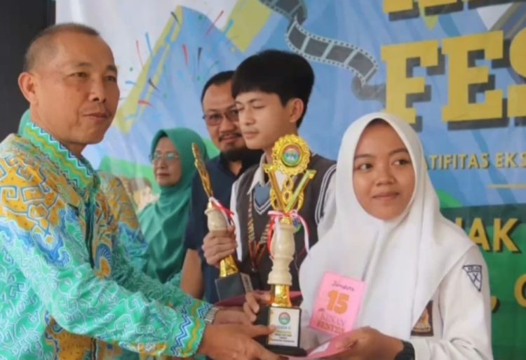 SMAN 1 Padang Cermin Rayakan Hari Pahlawan dengan Karya Seni Spektakuler, Bangkitkan Semangat Nasionalisme Generasi Muda
