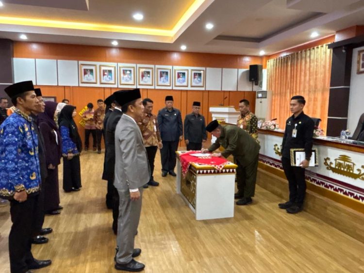 Bupati Tanggamus Moh. Saleh Asnawi Lantik Ratusan Pejabat dan PPPK: Tegaskan Transformasi Birokrasi “Jalan Lurus” Menuju Pemerintahan Adaptif dan Berintegritas