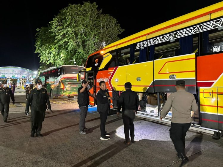 Heboh! Ratusan Burung Liar Diamankan di Pelabuhan Bakauheni, Sopir Bus Ngaku Dari Lampung Tengah Tujuan Jakarta